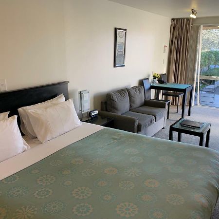 Salerno Motel Apartments Christchurch Exterior foto A typical motel room