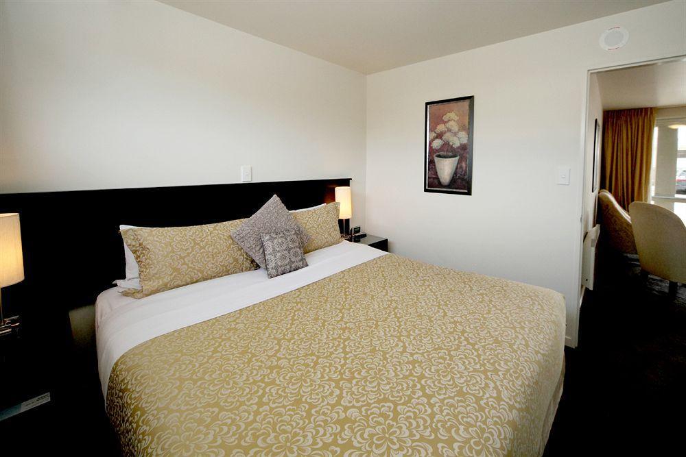 Salerno Motel Apartments Christchurch Exterior foto A room at the hotel