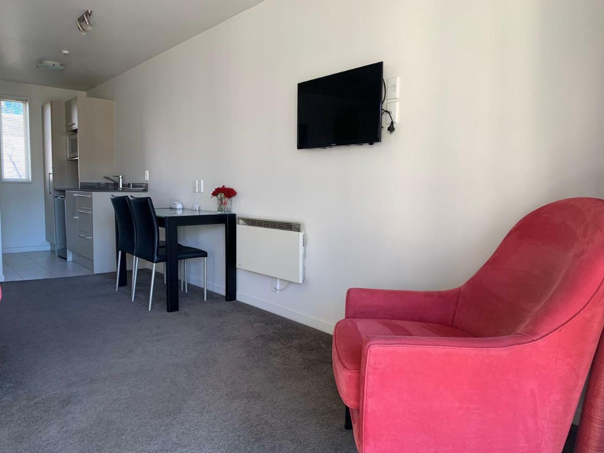 Salerno Motel Apartments Christchurch Exterior foto A studio apartment in New Zealand