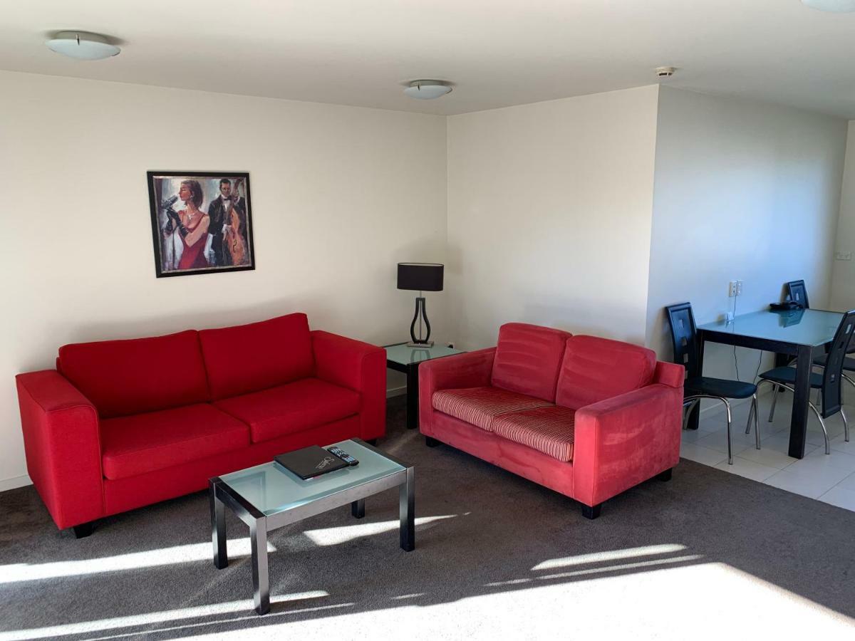 Salerno Motel Apartments Christchurch Exterior foto Living room in a two-bedroom apartment