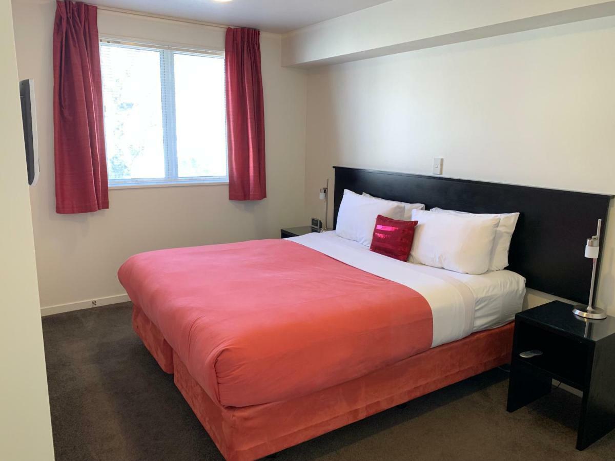 Salerno Motel Apartments Christchurch Exterior foto A bedroom at the hotel